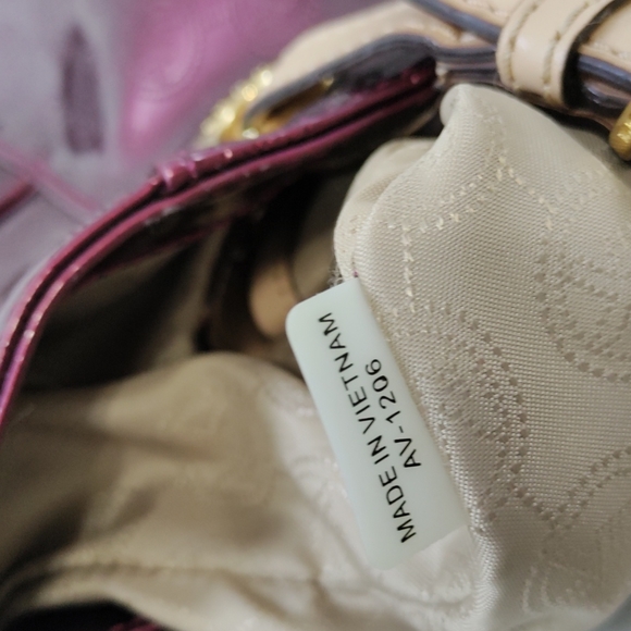 Michael Kors Jet Set East West Signature Bordeaux Patent Leather Metallic Tote - Picture 17 of 17